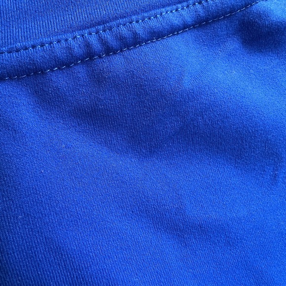 Sports mid-rise short - Picture 3 of 3